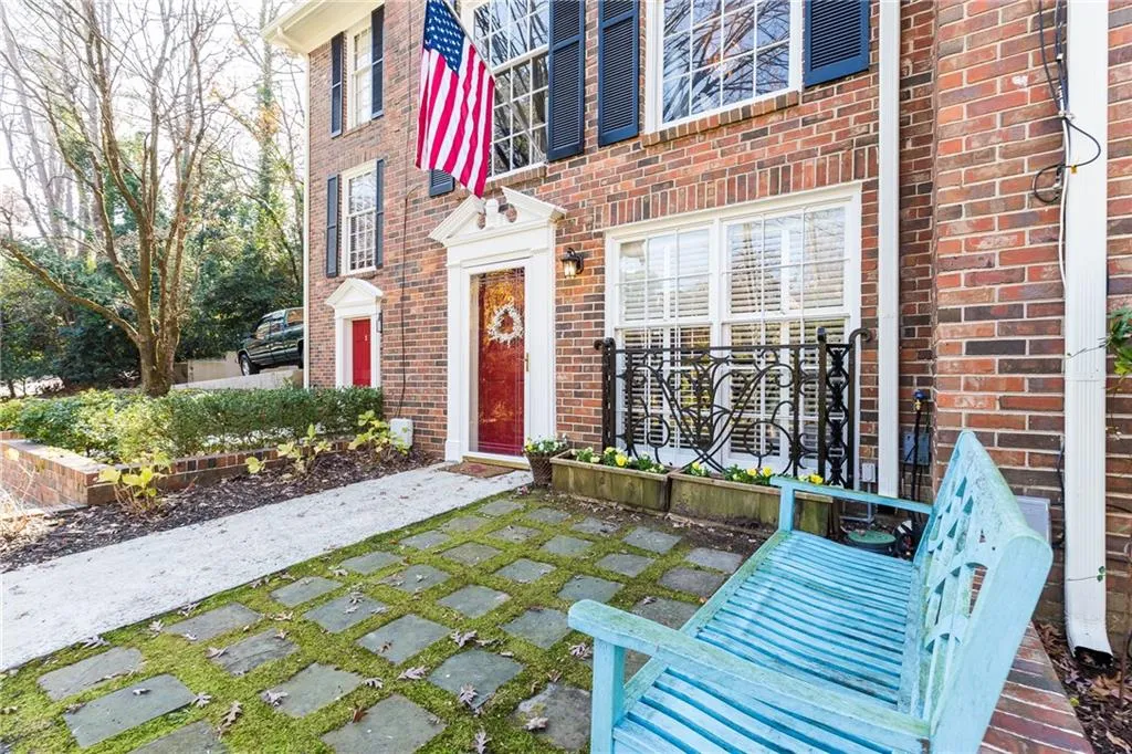 320 Alberta Terrace Ne Unit 2, Atlanta, Georgia 30305, 3 Bedrooms Bedrooms, ,3 BathroomsBathrooms,Residential,Sold,320 Alberta Terrace Ne Unit 2,5939820