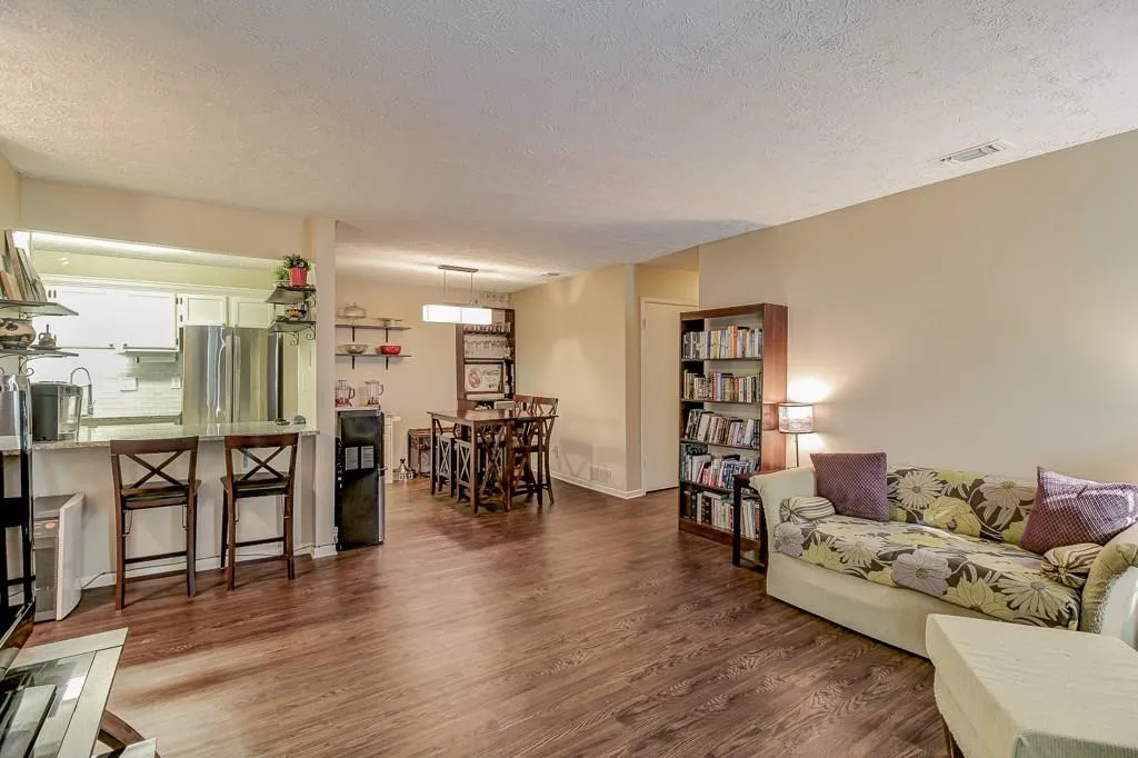 6800 Glenridge Drive Unit 6814-i, Atlanta, Georgia 30328, 2 Bedrooms Bedrooms, ,2 BathroomsBathrooms,Residential,Sold,6800 Glenridge Drive Unit 6814-i,5683738