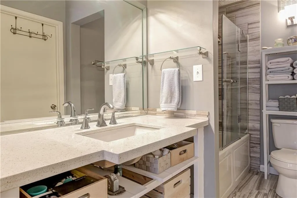 6800 Glenridge Drive Unit 6814-i, Atlanta, Georgia 30328, 2 Bedrooms Bedrooms, ,2 BathroomsBathrooms,Residential,Sold,6800 Glenridge Drive Unit 6814-i,5683738