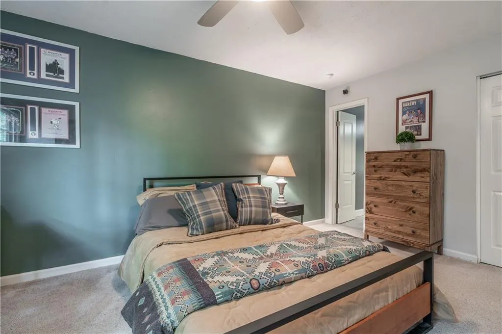 725 Dalrymple Road Unit 2e, Sandy Springs, Georgia 30328, 2 Bedrooms Bedrooms, ,2 BathroomsBathrooms,Residential,Sold,725 Dalrymple Road Unit 2e,7049381