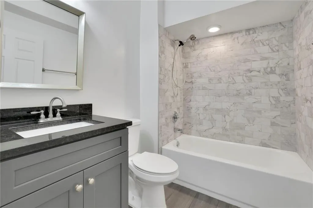 2031 North Avenue Nw, Atlanta, Georgia 30318, 8 Bedrooms Bedrooms, ,4 BathroomsBathrooms,Residential,For Sale,2031 North Avenue Nw,7650466