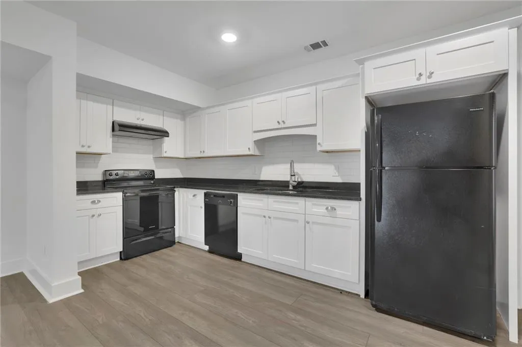 2031 North Avenue Nw, Atlanta, Georgia 30318, 8 Bedrooms Bedrooms, ,4 BathroomsBathrooms,Residential,For Sale,2031 North Avenue Nw,7650466