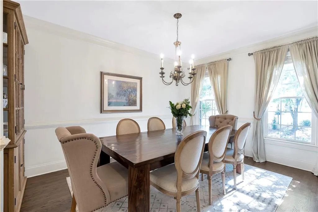 85 Chemin De Vie, Atlanta, Georgia 30342, 3 Bedrooms Bedrooms, ,3 BathroomsBathrooms,Residential,Sold,85 Chemin De Vie,7097067