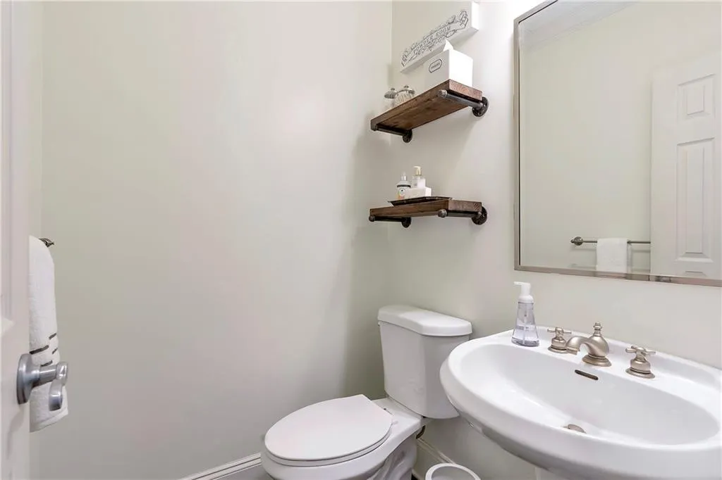 85 Chemin De Vie, Atlanta, Georgia 30342, 3 Bedrooms Bedrooms, ,3 BathroomsBathrooms,Residential,Sold,85 Chemin De Vie,7097067