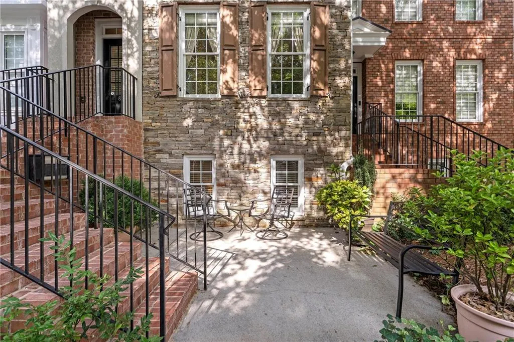 85 Chemin De Vie, Atlanta, Georgia 30342, 3 Bedrooms Bedrooms, ,3 BathroomsBathrooms,Residential,Sold,85 Chemin De Vie,7097067