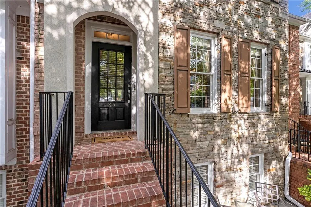 85 Chemin De Vie, Atlanta, Georgia 30342, 3 Bedrooms Bedrooms, ,3 BathroomsBathrooms,Residential,Sold,85 Chemin De Vie,7097067