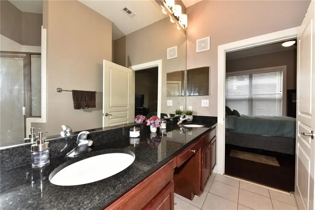 799 Hammond Drive Unit 124, Sandy Springs, Georgia 30328, 1 Bedroom Bedrooms, ,1 BathroomBathrooms,Residential,Sold,799 Hammond Drive Unit 124,5807618