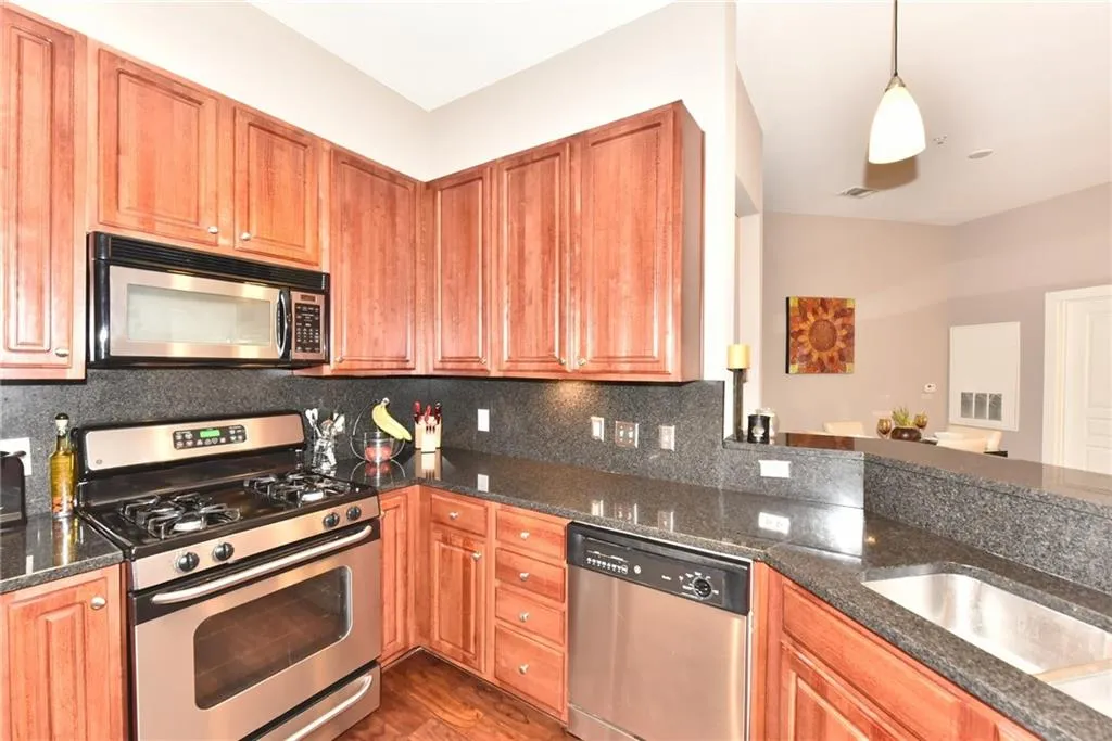 799 Hammond Drive Unit 124, Sandy Springs, Georgia 30328, 1 Bedroom Bedrooms, ,1 BathroomBathrooms,Residential,Sold,799 Hammond Drive Unit 124,5807618