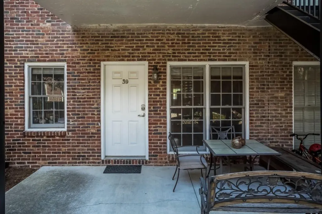 3675 Peachtree Road Ne Unit 39, Atlanta, Georgia 30319, 2 Bedrooms Bedrooms, ,2 BathroomsBathrooms,Residential,Sold,3675 Peachtree Road Ne Unit 39,5742455