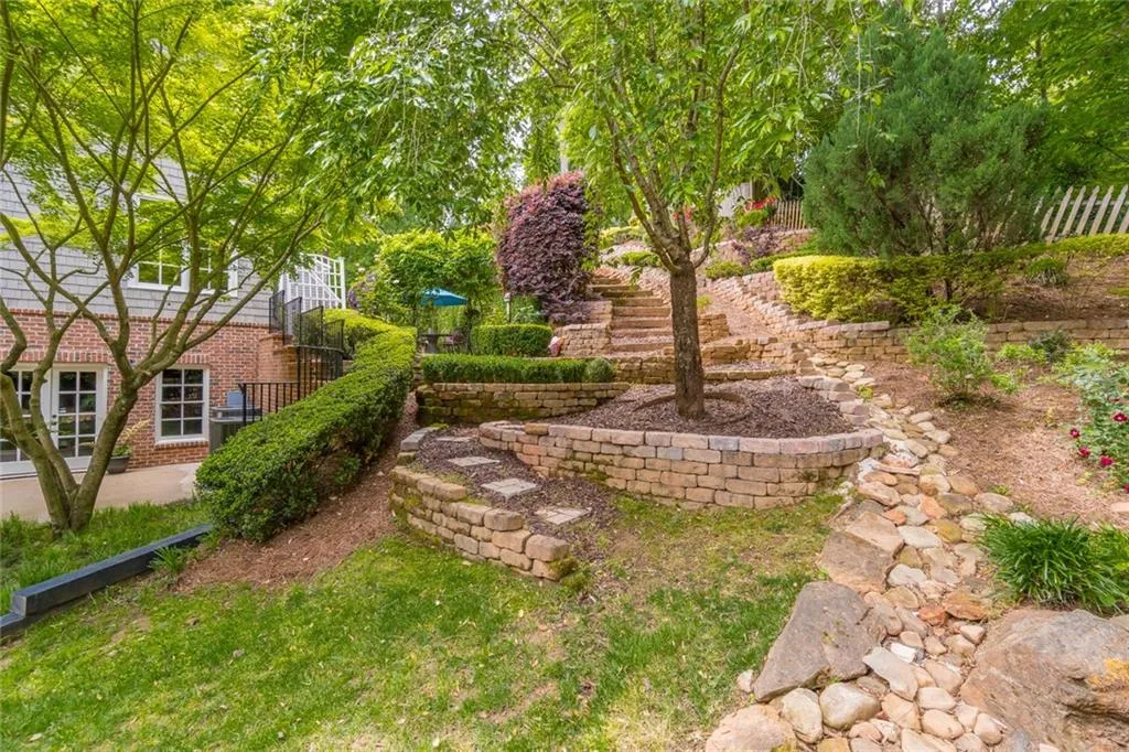 205 Worth Drive Nw, Sandy Springs, Georgia 30327, 6 Bedrooms Bedrooms, ,5 BathroomsBathrooms,Residential,Sold,205 Worth Drive Nw,6873785