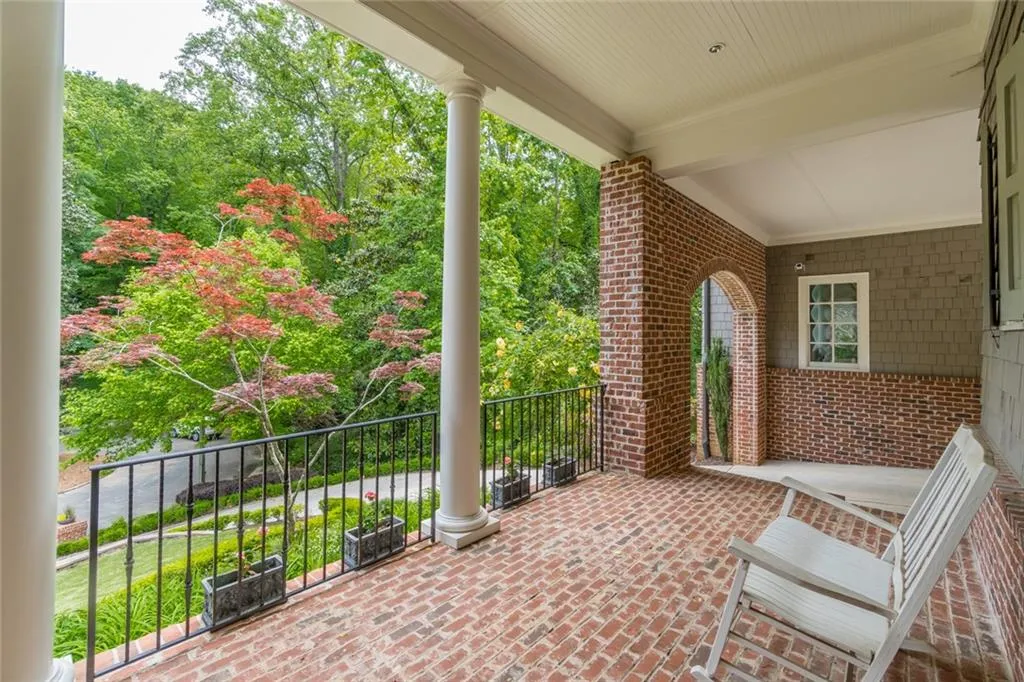 205 Worth Drive Nw, Sandy Springs, Georgia 30327, 6 Bedrooms Bedrooms, ,5 BathroomsBathrooms,Residential,Sold,205 Worth Drive Nw,6873785