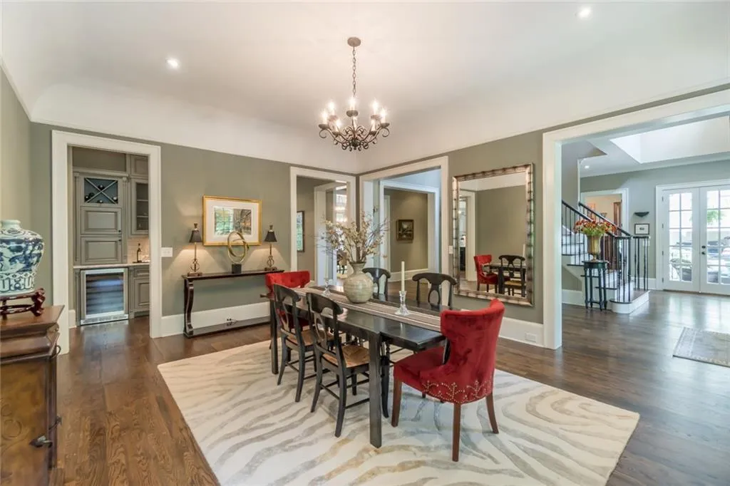 205 Worth Drive Nw, Sandy Springs, Georgia 30327, 6 Bedrooms Bedrooms, ,5 BathroomsBathrooms,Residential,Sold,205 Worth Drive Nw,6873785