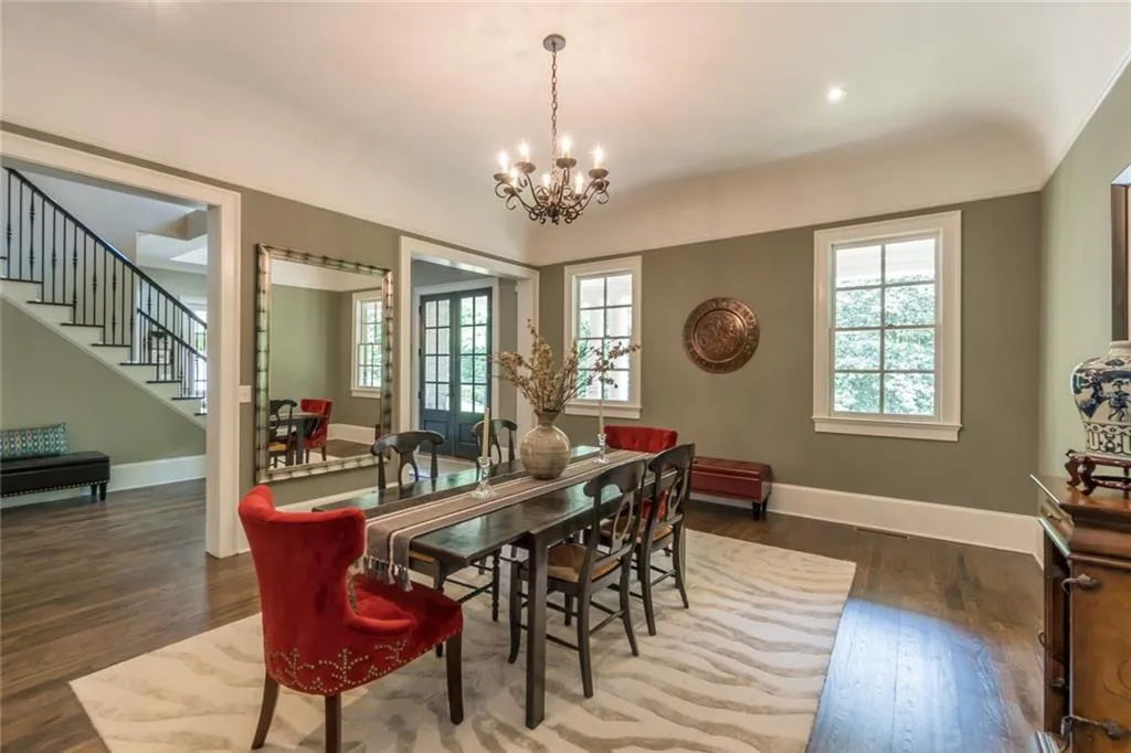 205 Worth Drive Nw, Sandy Springs, Georgia 30327, 6 Bedrooms Bedrooms, ,5 BathroomsBathrooms,Residential,Sold,205 Worth Drive Nw,6873785