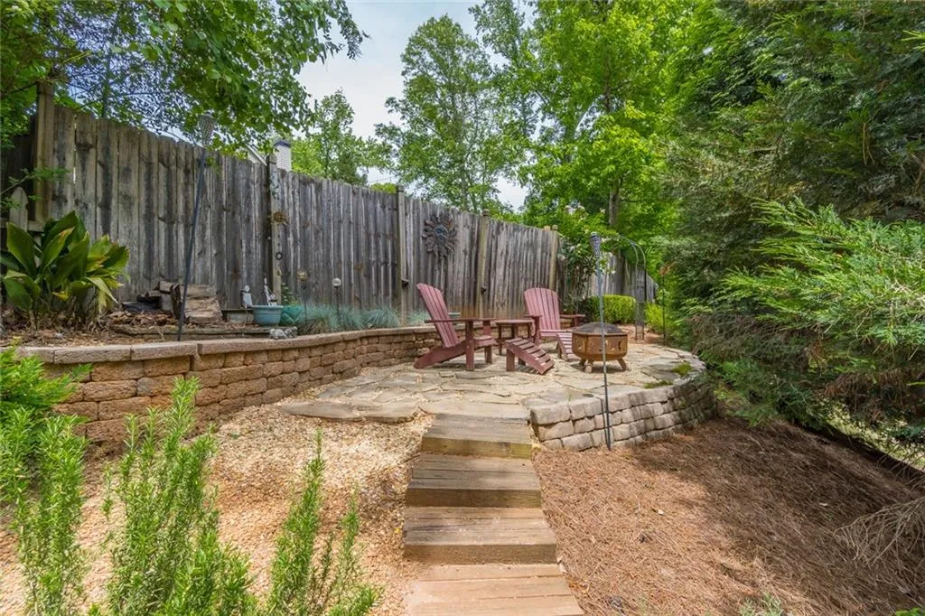 205 Worth Drive Nw, Sandy Springs, Georgia 30327, 6 Bedrooms Bedrooms, ,5 BathroomsBathrooms,Residential,Sold,205 Worth Drive Nw,6873785