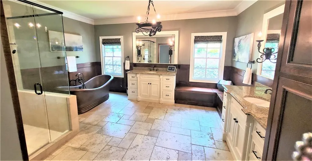 205 Worth Drive Nw, Sandy Springs, Georgia 30327, 6 Bedrooms Bedrooms, ,5 BathroomsBathrooms,Residential,Sold,205 Worth Drive Nw,6873785