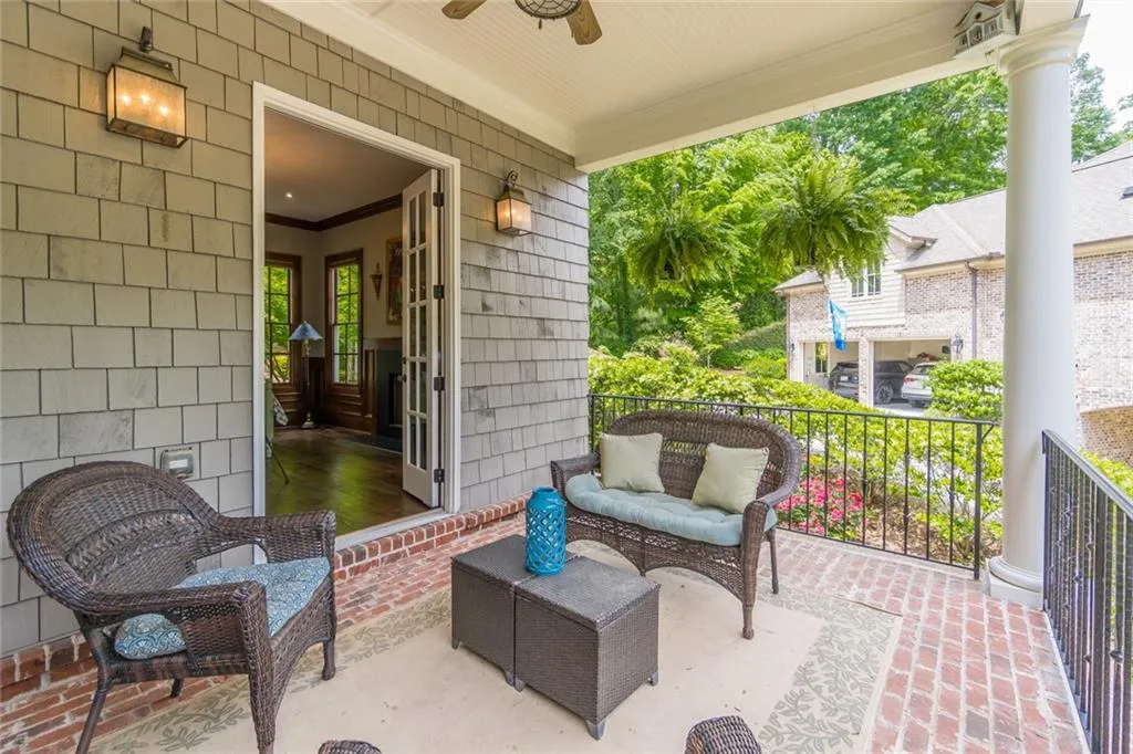 205 Worth Drive Nw, Sandy Springs, Georgia 30327, 6 Bedrooms Bedrooms, ,5 BathroomsBathrooms,Residential,Sold,205 Worth Drive Nw,6873785