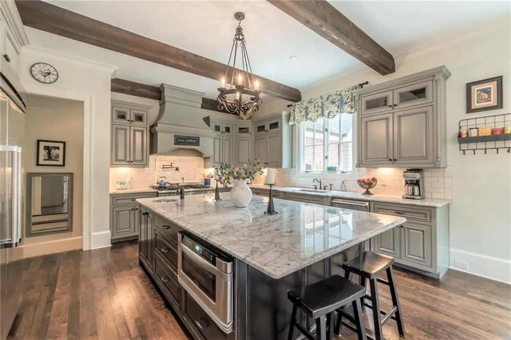 205 Worth Drive Nw, Sandy Springs, Georgia 30327, 6 Bedrooms Bedrooms, ,5 BathroomsBathrooms,Residential,Sold,205 Worth Drive Nw,6873785