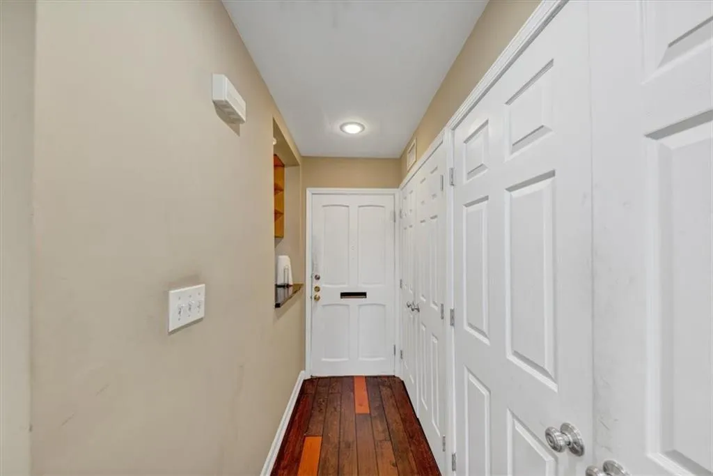 27 Chaumont Square Nw, Atlanta, Georgia 30327, 1 Bedroom Bedrooms, ,1 BathroomBathrooms,Residential,For Sale,27 Chaumont Square Nw,7668220