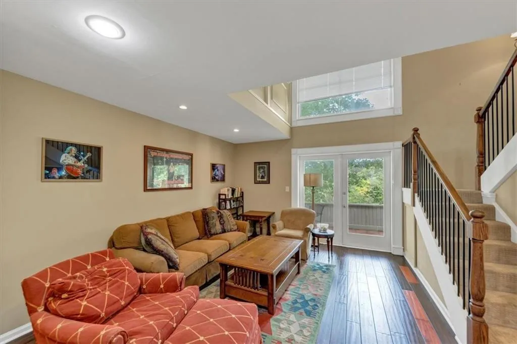 27 Chaumont Square Nw, Atlanta, Georgia 30327, 1 Bedroom Bedrooms, ,1 BathroomBathrooms,Residential,For Sale,27 Chaumont Square Nw,7668220