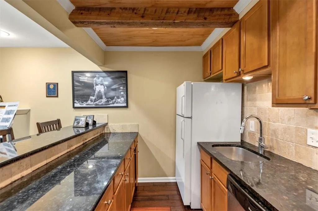 27 Chaumont Square Nw, Atlanta, Georgia 30327, 1 Bedroom Bedrooms, ,1 BathroomBathrooms,Residential,For Sale,27 Chaumont Square Nw,7668220