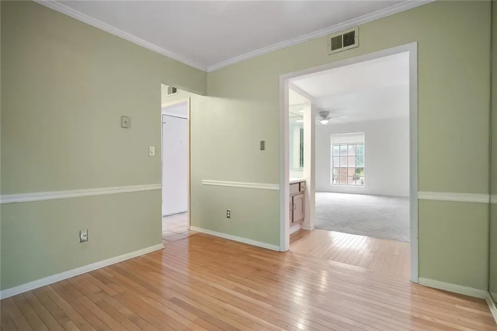 5525 Kingsport Drive, Sandy Springs, Georgia 30342, 2 Bedrooms Bedrooms, ,1 BathroomBathrooms,Residential,Sold,5525 Kingsport Drive,6894256