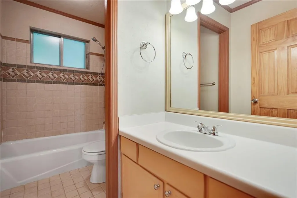 5525 Kingsport Drive, Sandy Springs, Georgia 30342, 2 Bedrooms Bedrooms, ,1 BathroomBathrooms,Residential,Sold,5525 Kingsport Drive,6894256