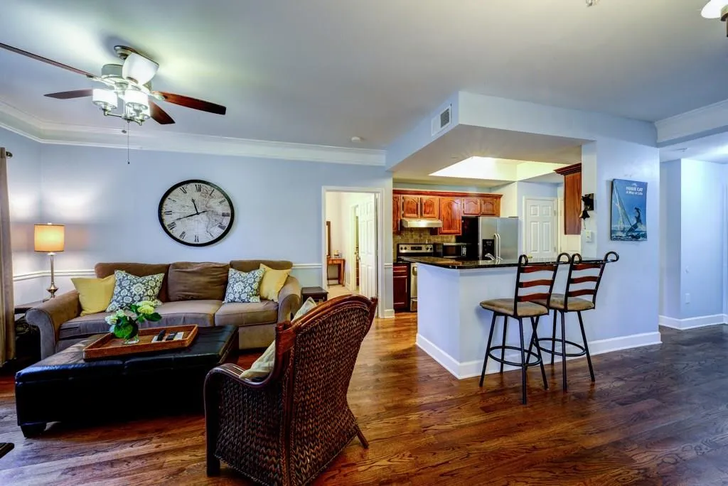 2700 Pine Tree Road Ne Unit 2211, Atlanta, Georgia 30324, 2 Bedrooms Bedrooms, ,2 BathroomsBathrooms,Residential,Sold,2700 Pine Tree Road Ne Unit 2211,5707892