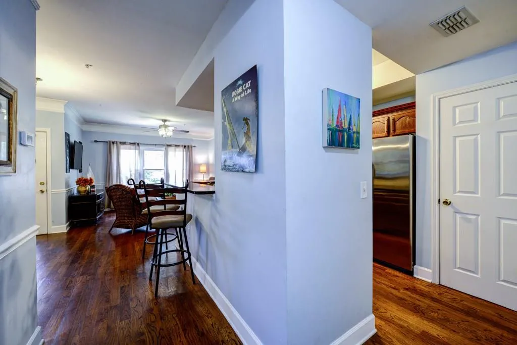 2700 Pine Tree Road Ne Unit 2211, Atlanta, Georgia 30324, 2 Bedrooms Bedrooms, ,2 BathroomsBathrooms,Residential,Sold,2700 Pine Tree Road Ne Unit 2211,5707892