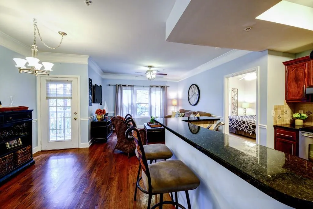 2700 Pine Tree Road Ne Unit 2211, Atlanta, Georgia 30324, 2 Bedrooms Bedrooms, ,2 BathroomsBathrooms,Residential,Sold,2700 Pine Tree Road Ne Unit 2211,5707892