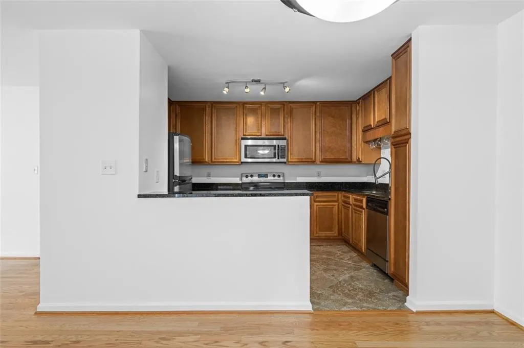 1468 Briarwood Road Ne Unit 602, Atlanta, Georgia 30319, 1 Bedroom Bedrooms, ,1 BathroomBathrooms,Residential,For Sale,1468 Briarwood Road Ne Unit 602,7558906