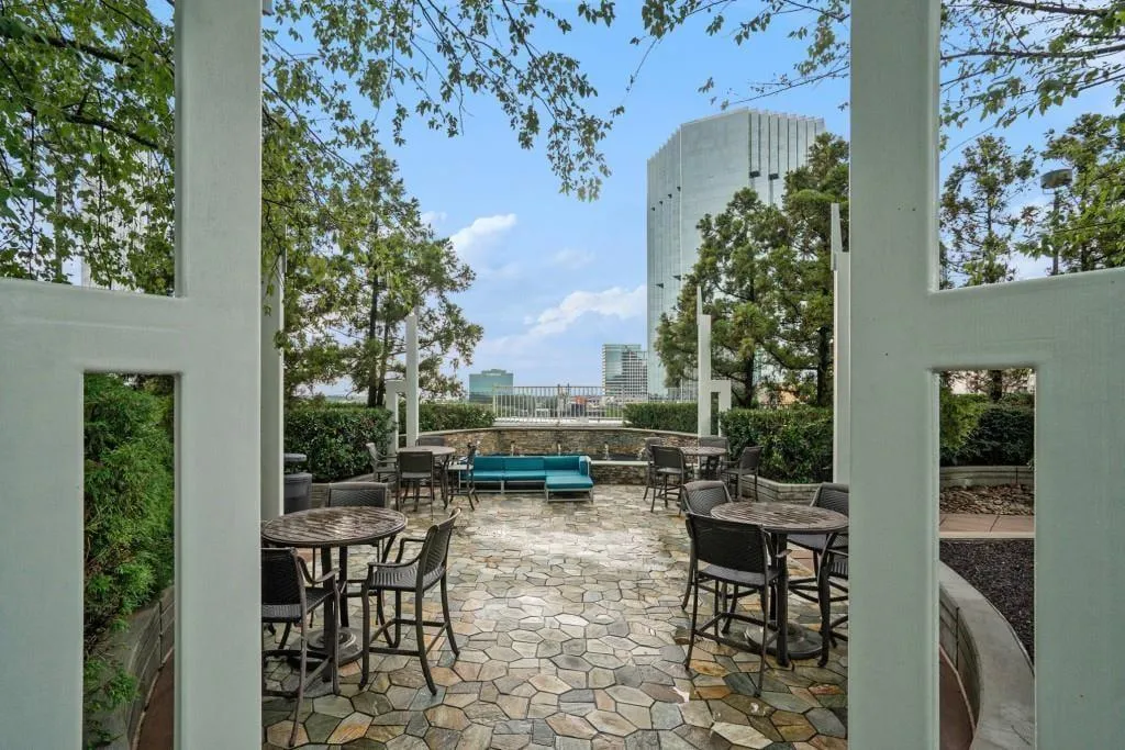 Realm Amenity - Rooftop Lounge Areas