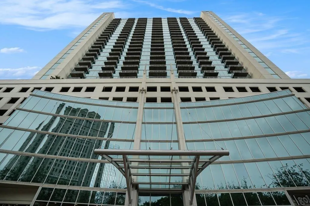 Steps From TWO Marta Stations, Lenox Mall, Phipps Plaza, Trader Joe's, Flower Child, & More!