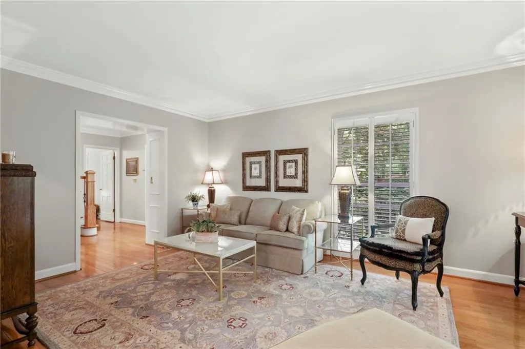 295 River Valley Road, Sandy Springs, Georgia 30328, 4 Bedrooms Bedrooms, ,4 BathroomsBathrooms,Residential,Sold,295 River Valley Road,6878040