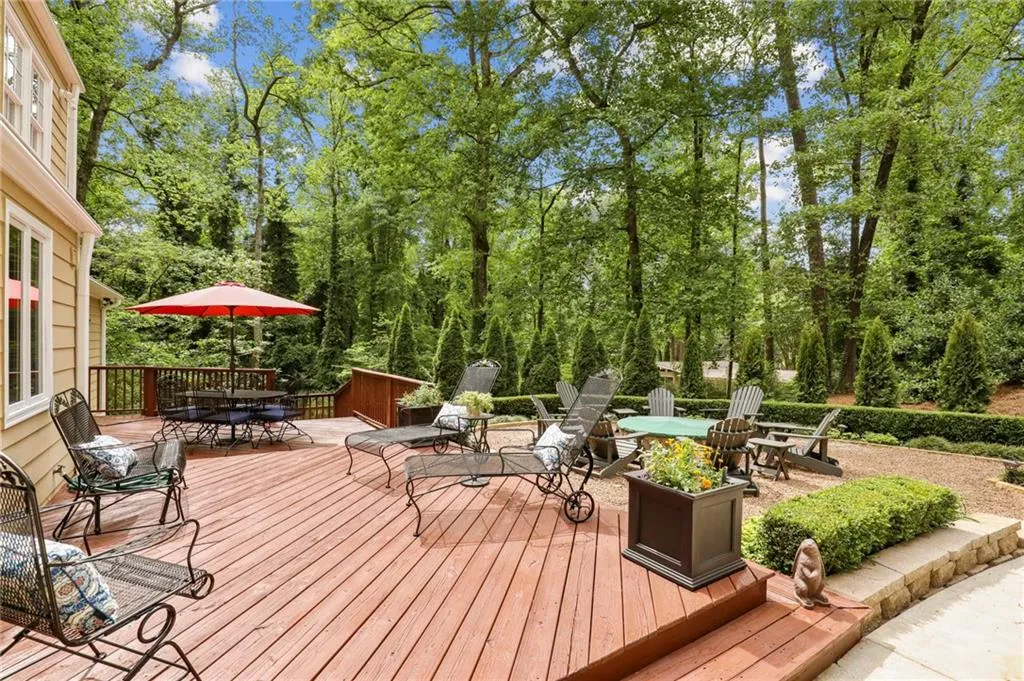 295 River Valley Road, Sandy Springs, Georgia 30328, 4 Bedrooms Bedrooms, ,4 BathroomsBathrooms,Residential,Sold,295 River Valley Road,6878040