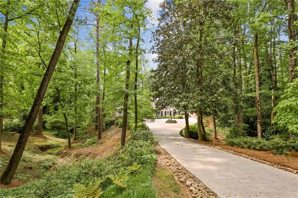 295 River Valley Road, Sandy Springs, Georgia 30328, 4 Bedrooms Bedrooms, ,4 BathroomsBathrooms,Residential,Sold,295 River Valley Road,6878040