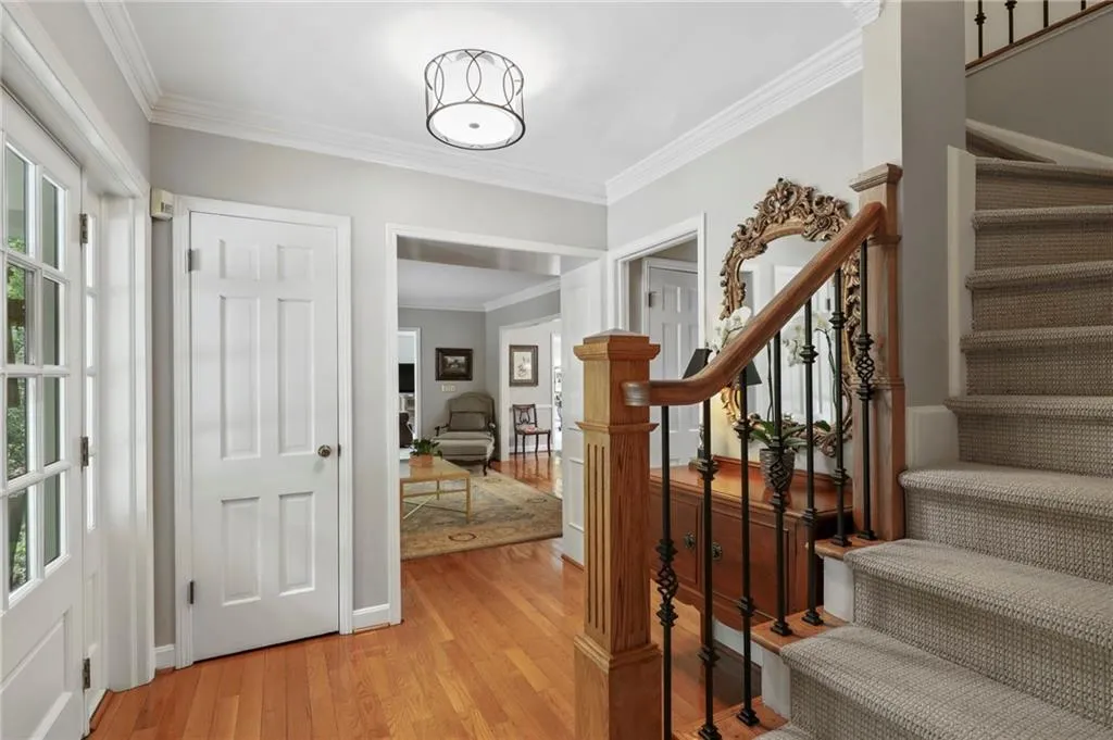 295 River Valley Road, Sandy Springs, Georgia 30328, 4 Bedrooms Bedrooms, ,4 BathroomsBathrooms,Residential,Sold,295 River Valley Road,6878040