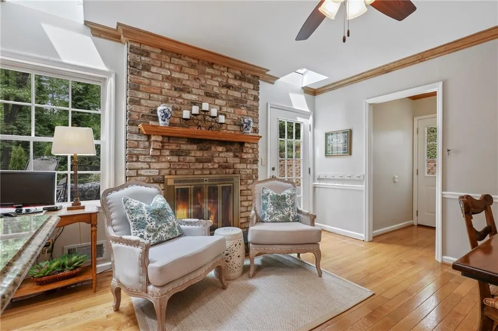 295 River Valley Road, Sandy Springs, Georgia 30328, 4 Bedrooms Bedrooms, ,4 BathroomsBathrooms,Residential,Sold,295 River Valley Road,6878040