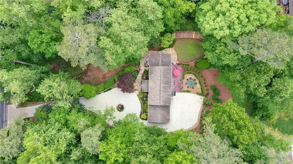 295 River Valley Road, Sandy Springs, Georgia 30328, 4 Bedrooms Bedrooms, ,4 BathroomsBathrooms,Residential,Sold,295 River Valley Road,6878040