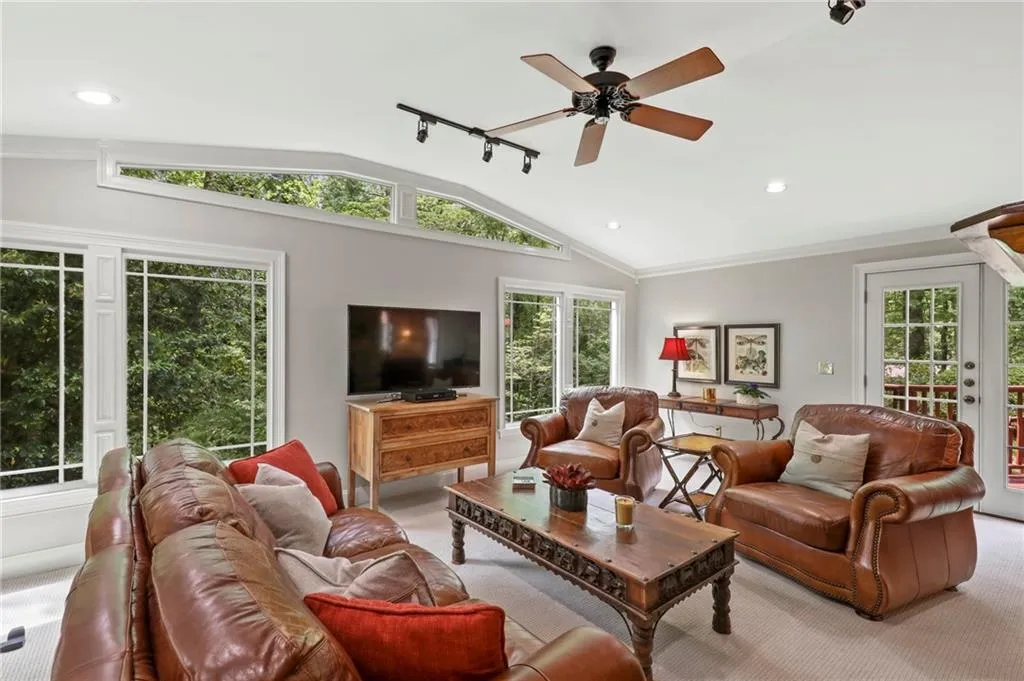 295 River Valley Road, Sandy Springs, Georgia 30328, 4 Bedrooms Bedrooms, ,4 BathroomsBathrooms,Residential,Sold,295 River Valley Road,6878040