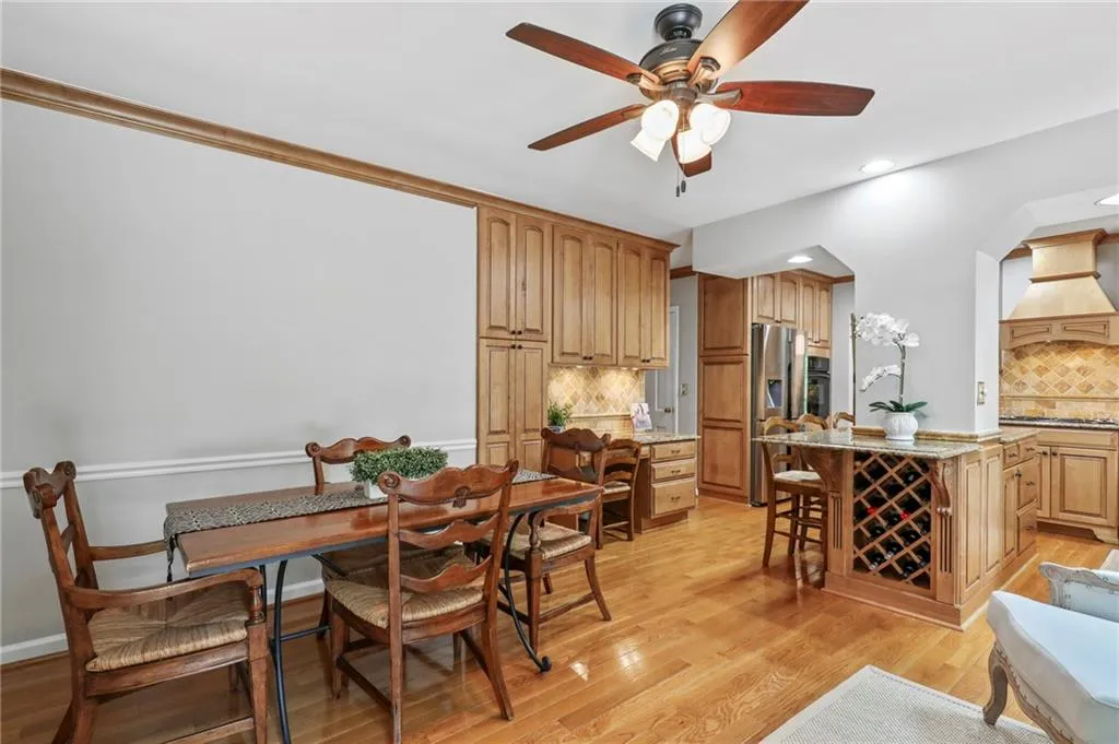 295 River Valley Road, Sandy Springs, Georgia 30328, 4 Bedrooms Bedrooms, ,4 BathroomsBathrooms,Residential,Sold,295 River Valley Road,6878040