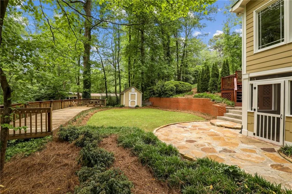 295 River Valley Road, Sandy Springs, Georgia 30328, 4 Bedrooms Bedrooms, ,4 BathroomsBathrooms,Residential,Sold,295 River Valley Road,6878040