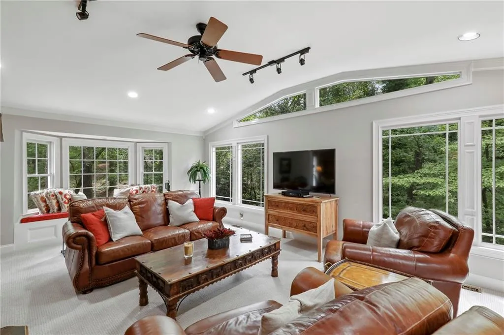 295 River Valley Road, Sandy Springs, Georgia 30328, 4 Bedrooms Bedrooms, ,4 BathroomsBathrooms,Residential,Sold,295 River Valley Road,6878040