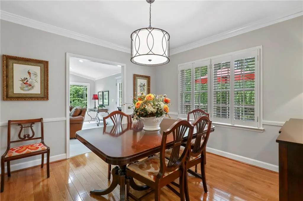 295 River Valley Road, Sandy Springs, Georgia 30328, 4 Bedrooms Bedrooms, ,4 BathroomsBathrooms,Residential,Sold,295 River Valley Road,6878040