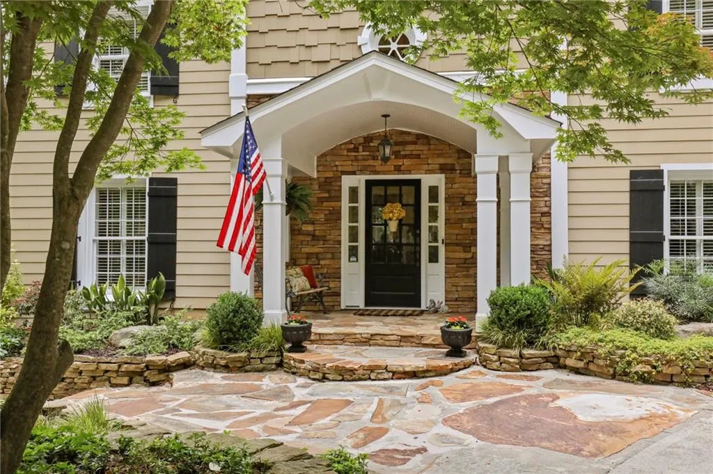 295 River Valley Road, Sandy Springs, Georgia 30328, 4 Bedrooms Bedrooms, ,4 BathroomsBathrooms,Residential,Sold,295 River Valley Road,6878040