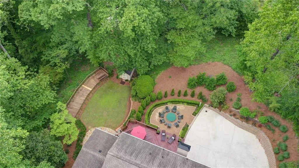 295 River Valley Road, Sandy Springs, Georgia 30328, 4 Bedrooms Bedrooms, ,4 BathroomsBathrooms,Residential,Sold,295 River Valley Road,6878040