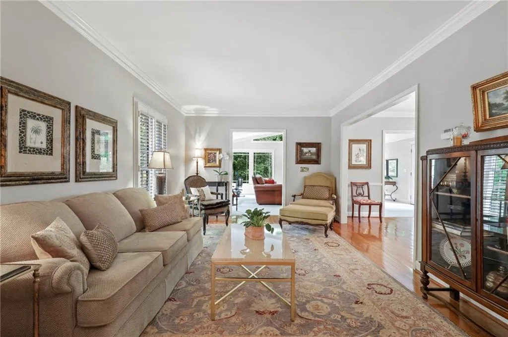 295 River Valley Road, Sandy Springs, Georgia 30328, 4 Bedrooms Bedrooms, ,4 BathroomsBathrooms,Residential,Sold,295 River Valley Road,6878040