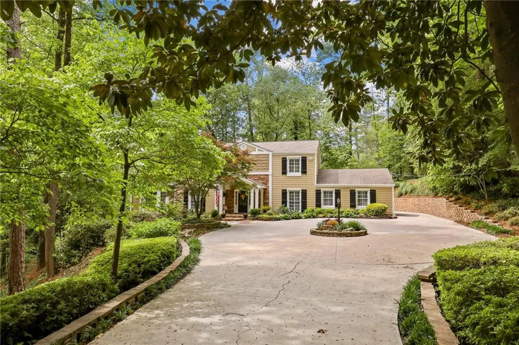 295 River Valley Road, Sandy Springs, Georgia 30328, 4 Bedrooms Bedrooms, ,4 BathroomsBathrooms,Residential,Sold,295 River Valley Road,6878040