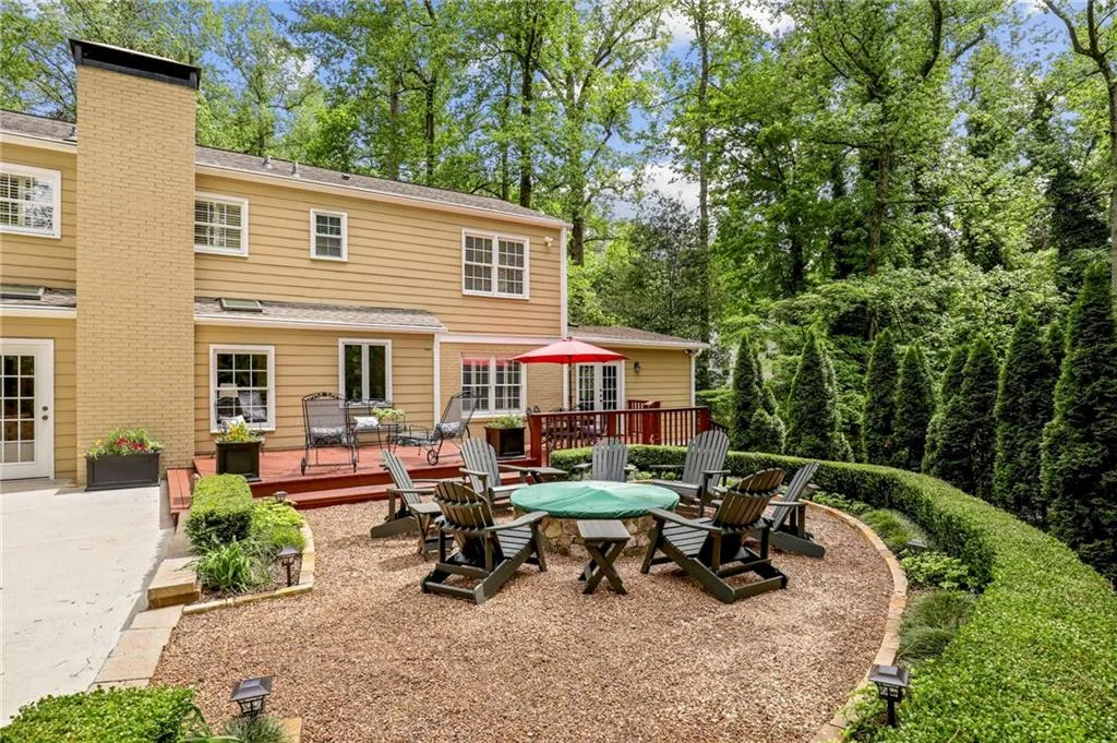 295 River Valley Road, Sandy Springs, Georgia 30328, 4 Bedrooms Bedrooms, ,4 BathroomsBathrooms,Residential,Sold,295 River Valley Road,6878040