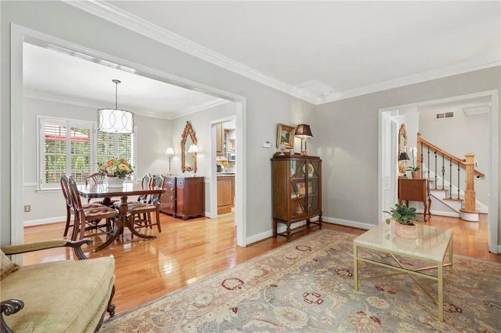 295 River Valley Road, Sandy Springs, Georgia 30328, 4 Bedrooms Bedrooms, ,4 BathroomsBathrooms,Residential,Sold,295 River Valley Road,6878040