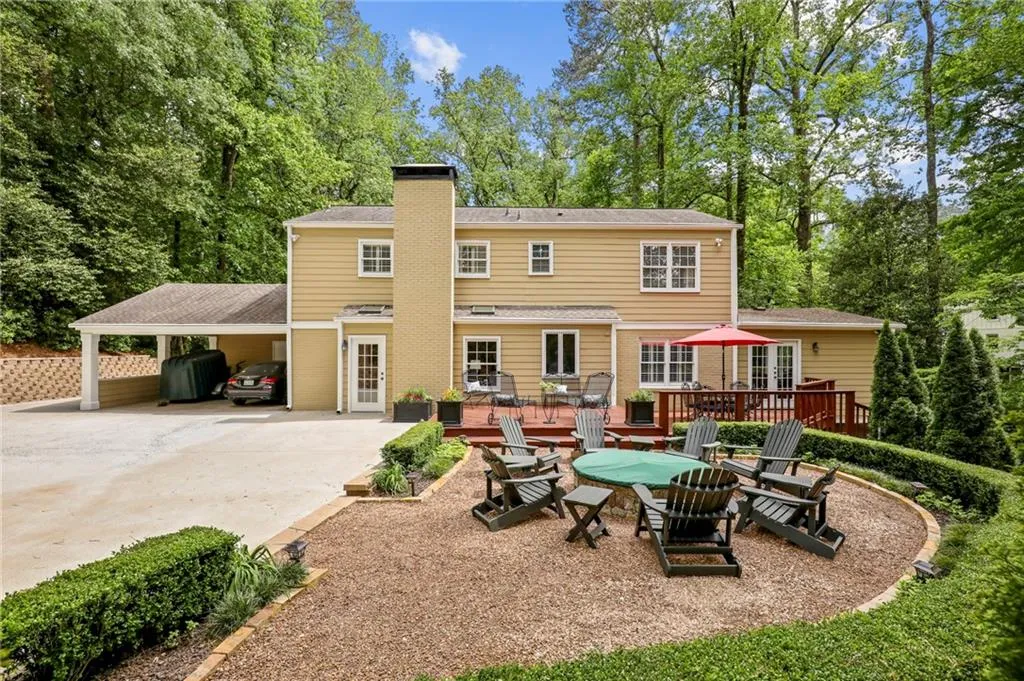 295 River Valley Road, Sandy Springs, Georgia 30328, 4 Bedrooms Bedrooms, ,4 BathroomsBathrooms,Residential,Sold,295 River Valley Road,6878040